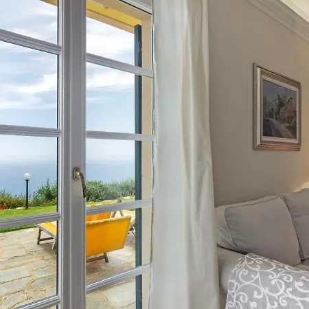 Scenic Holiday In With Private Garden Feriehus Pieve Ligure